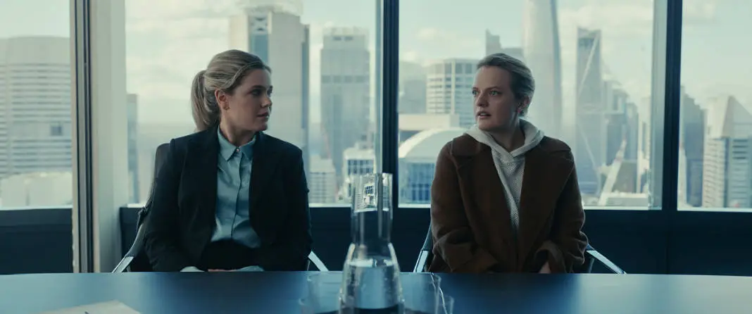 Emily Kass (Harriet Dyer) and Cecilia Kass (Elisabeth Moss) in The Invisible Man.