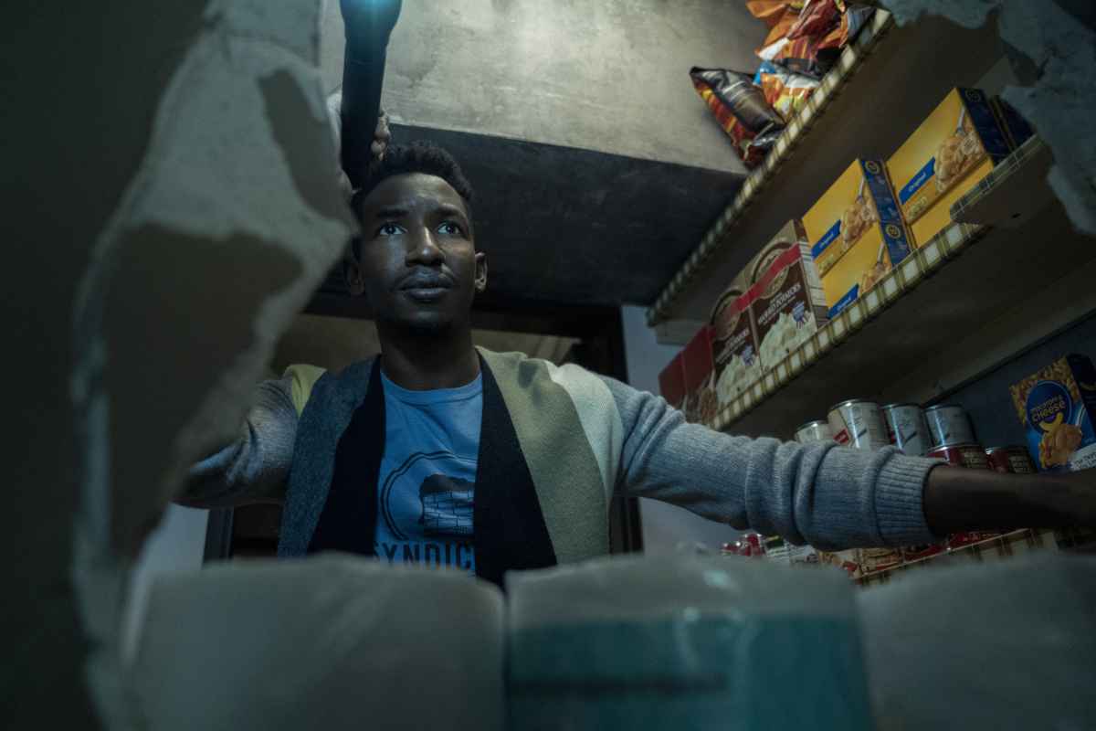 Archive 81 Trailer Reveals the Netflix Supernatural Thriller
