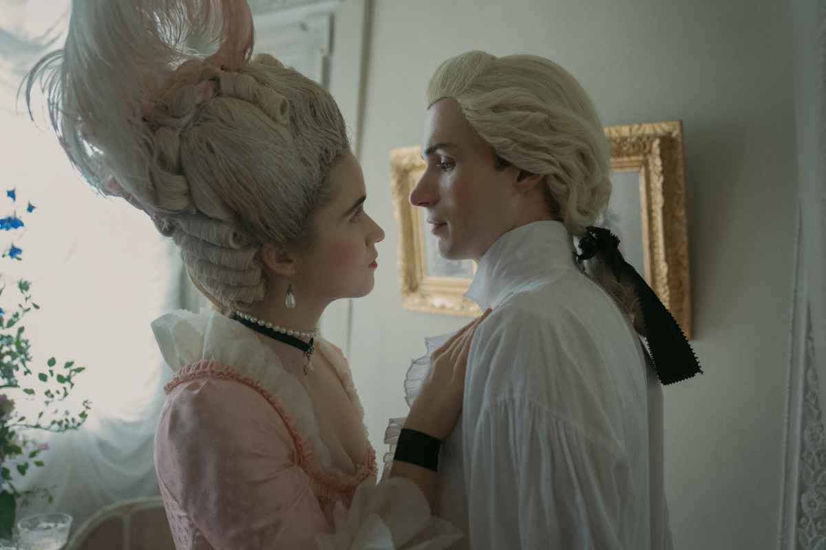 Dangerous Liaisons First Look Revealed by Starz