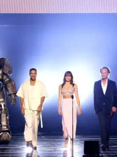 Fallout Cast Presents Series at The Game Awards