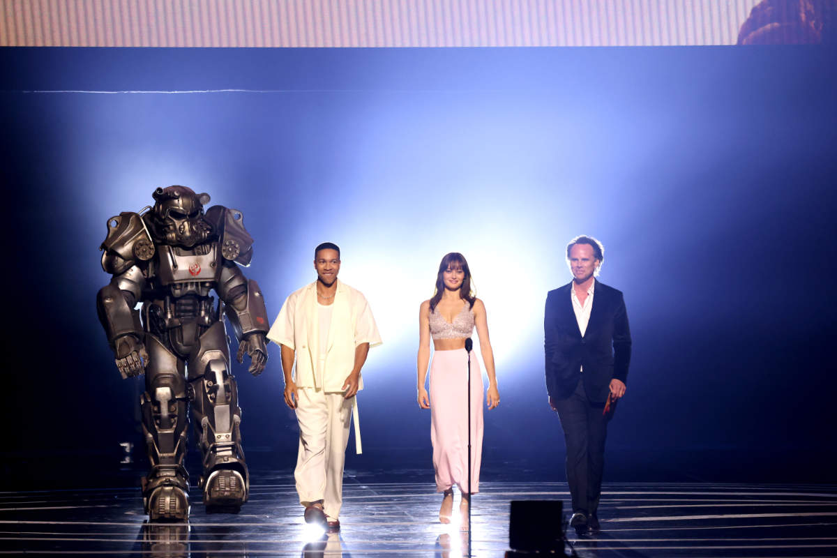 Fallout Cast Presents Series at The Game Awards