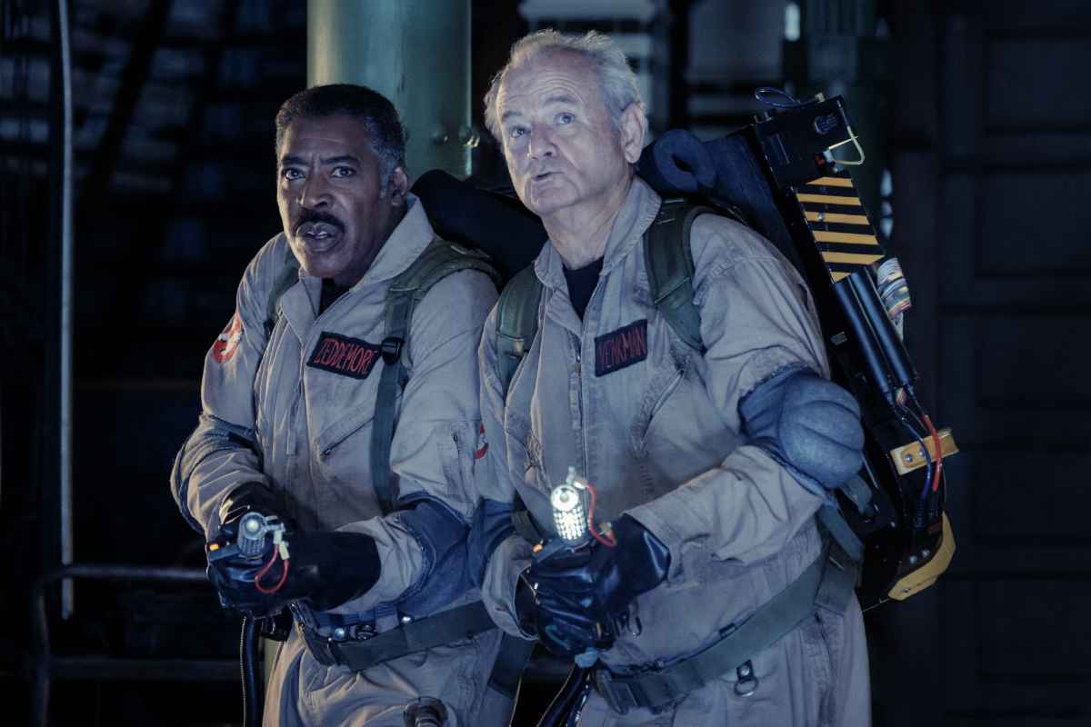 Winston (Ernie Hudson) and Peter (Bill Murray) in Columbia Pictures’ GHOSTBUSTERS: FROZEN EMPIRE.