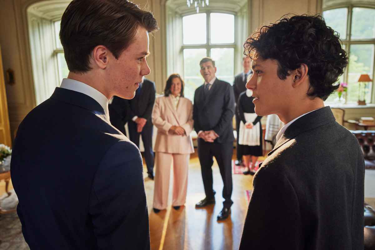 Young Royals S3. (L to R) Edvin Ryding as Wilhelm, Omar Rudberg as Simon in Young Royals.