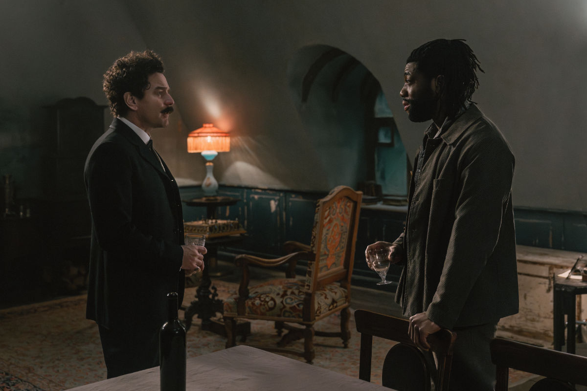 L-R Ewan McGregor as Count Rostov and Fehinti Balogun as Mishka.