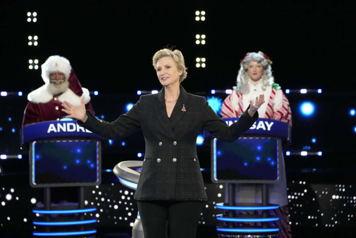 WEAKEST LINK -- "How Jane Lynch Stole Christmas" Episode 320 -- Pictured: (l-r) Andre, Jane Lynch, Lindsay -- (Photo by: Casey Durkin/NBC)