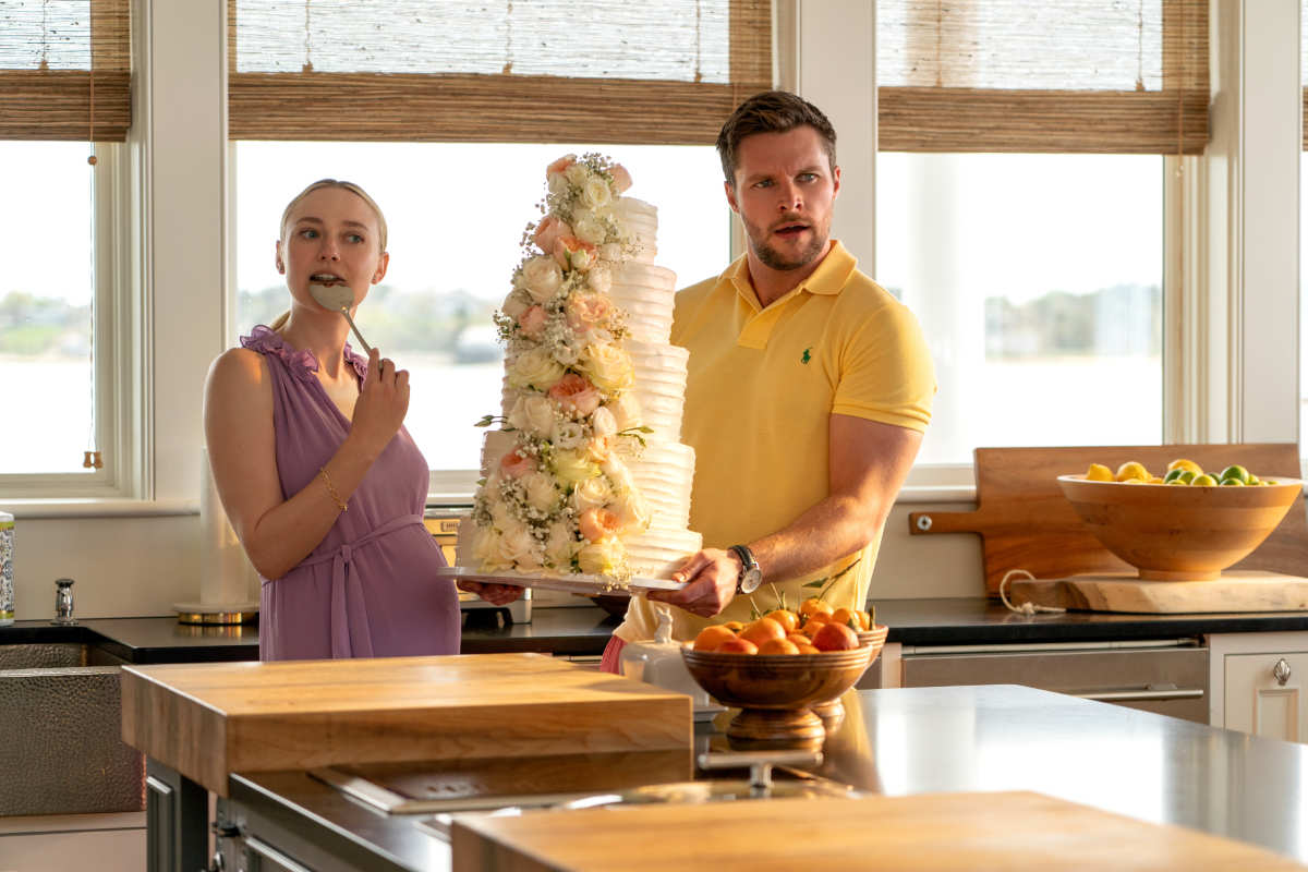 Dakota Fanning as Abby Winbury, Jack Reynor as Thomas Winbury