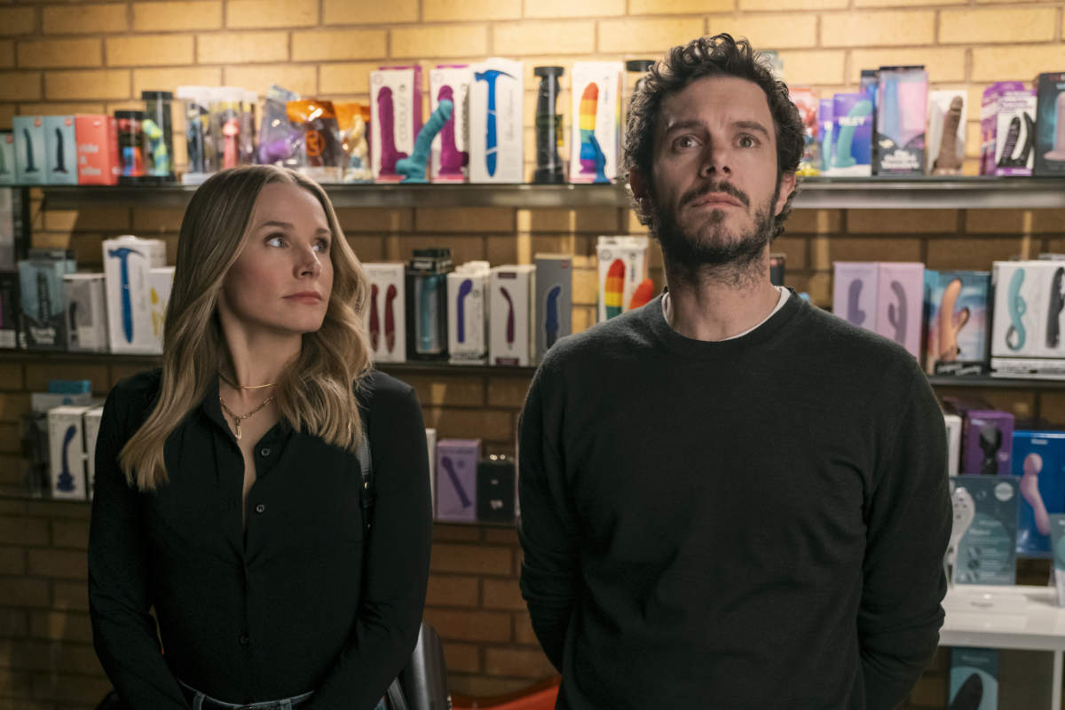Kristen Bell as Joanne, Adam Brody as Noah