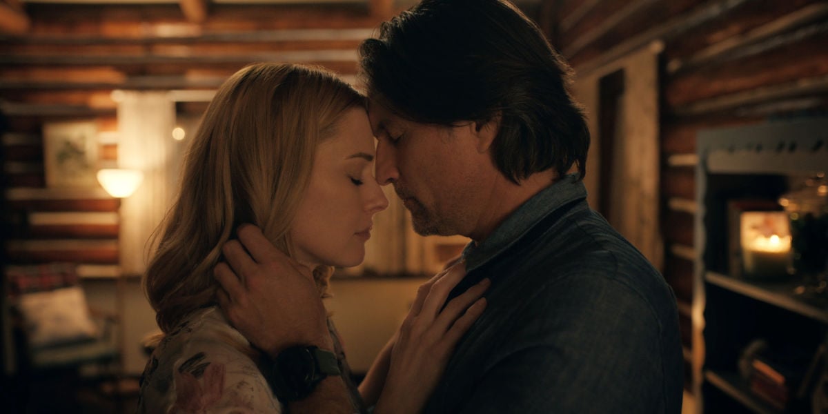 Alexandra Breckenridge as Mel Monroe and Martin Henderson as Jack Sheridan
