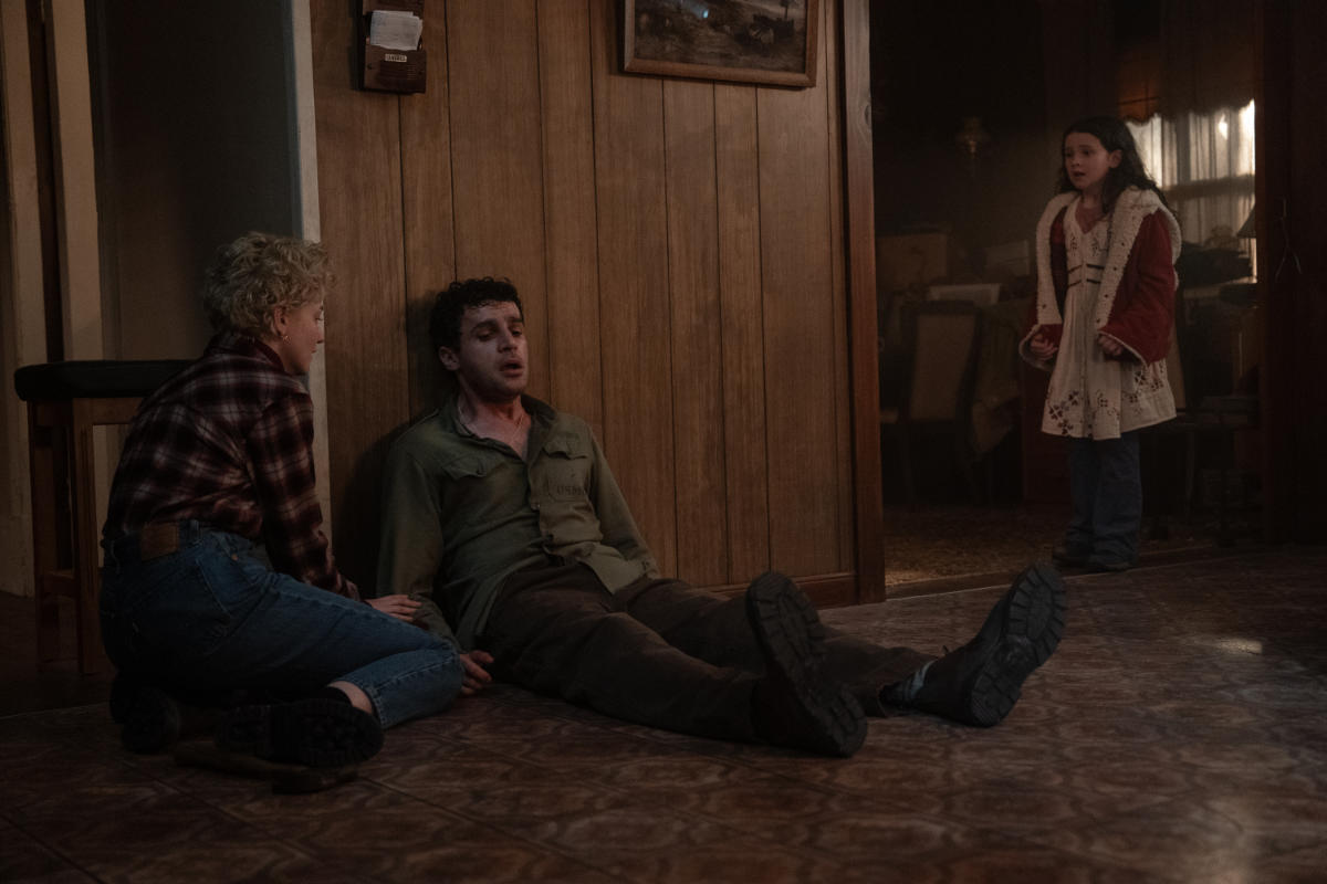 Charlotte (Julia Garner), Blake (Christopher Abbott) and Ginger (Matilda Firth)