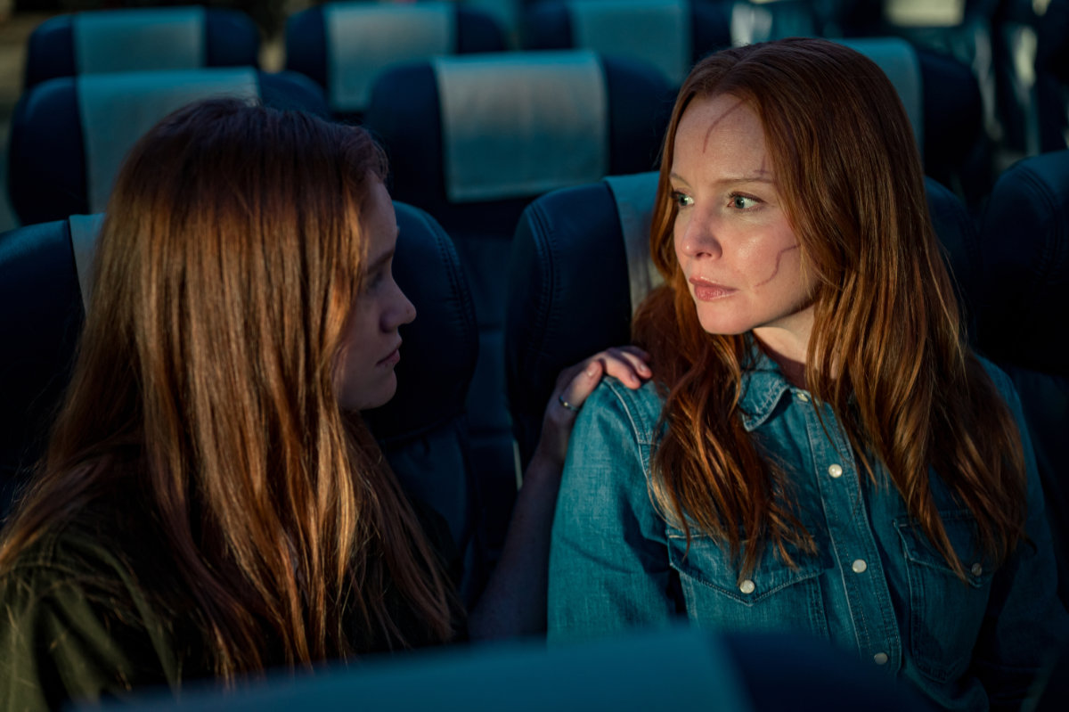 Liv Hewson as Teen Van and Lauren Ambrose as Van
