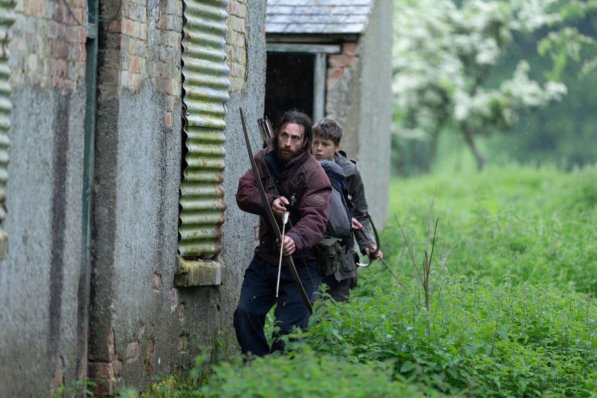 Jamie (Aaron Taylor-Johnson) and his son Spike (Alfie Williams)
