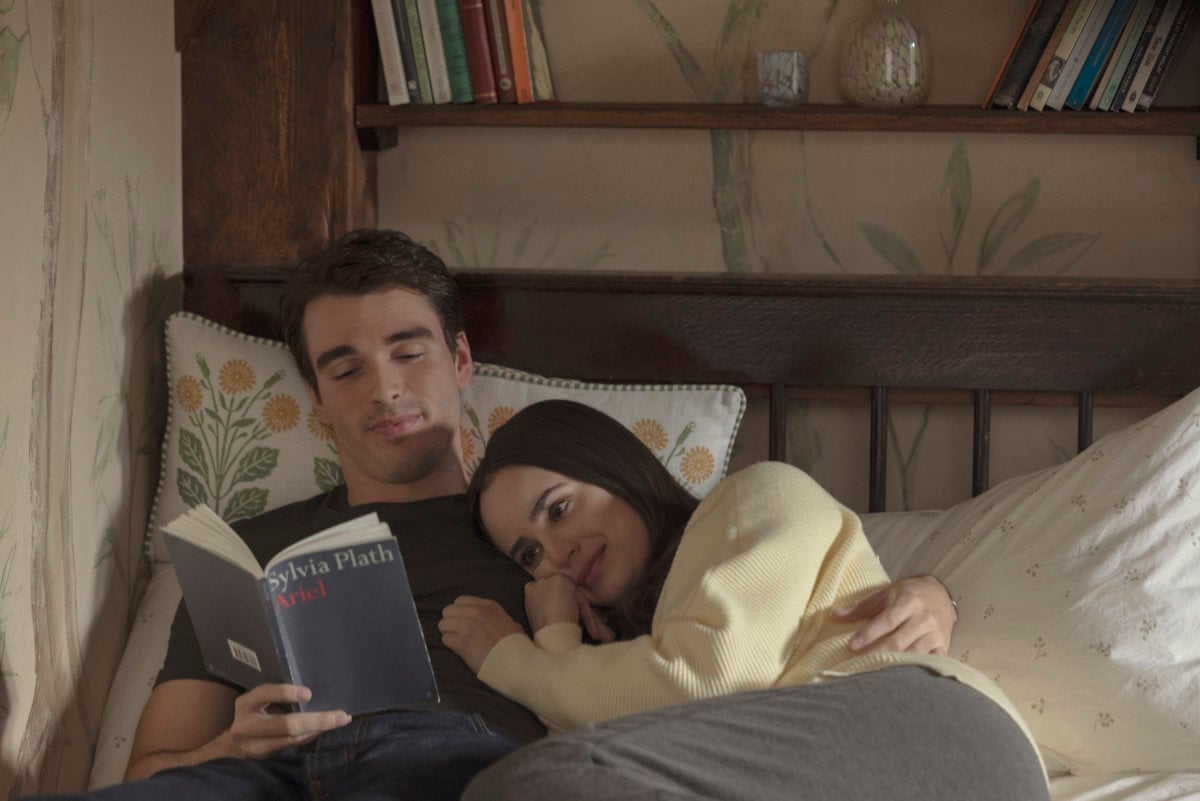 Corey Mylchreest as Jamie and Sofia Carson as Anna in My Oxford Year