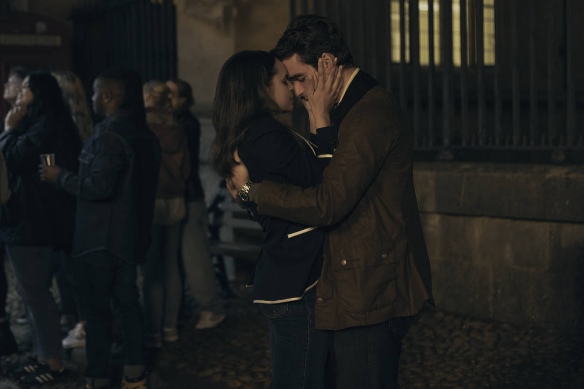 Sofia Carson as Anna and Corey Mylchreest as Jamie