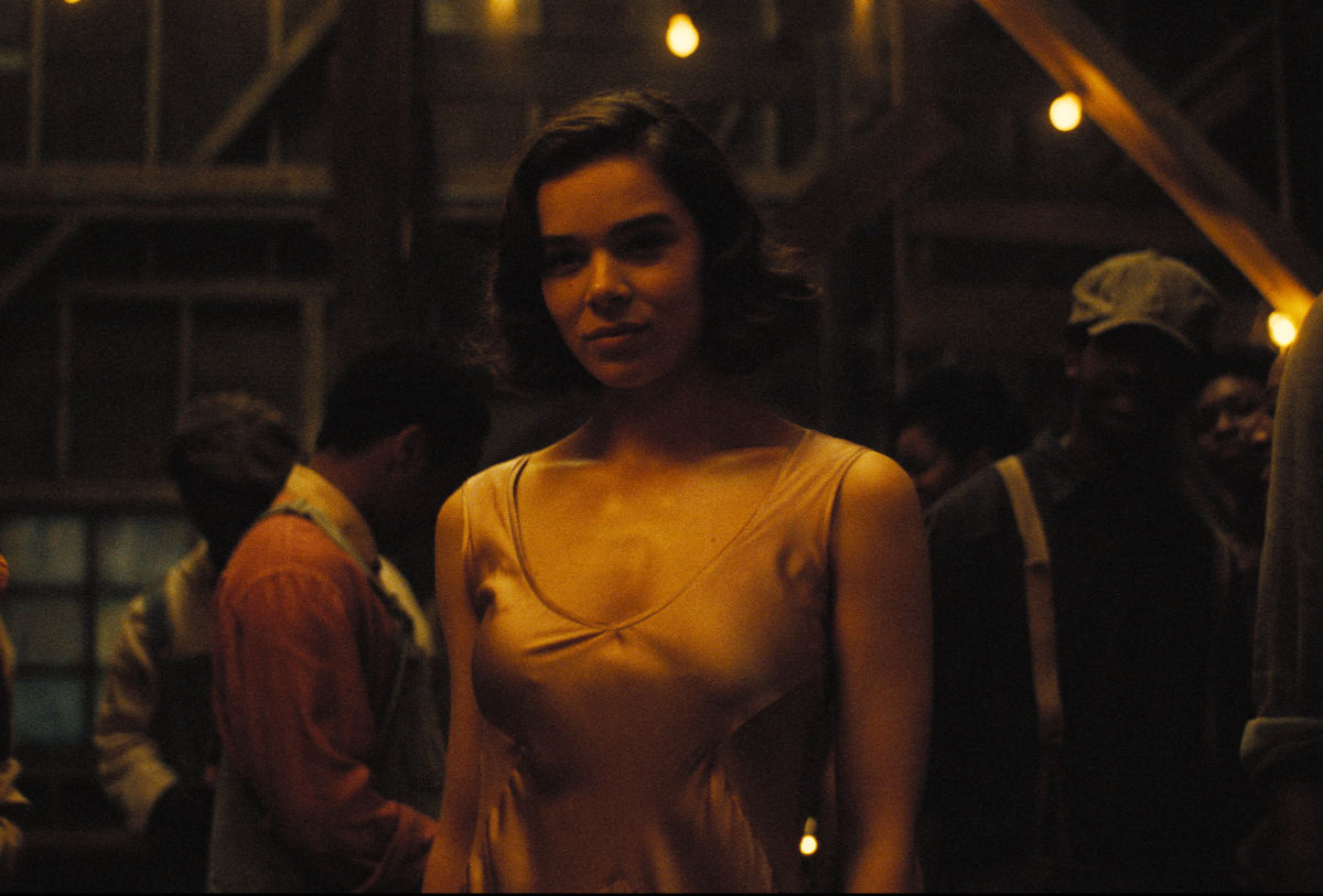 Hailee Steinfeld in Sinners
