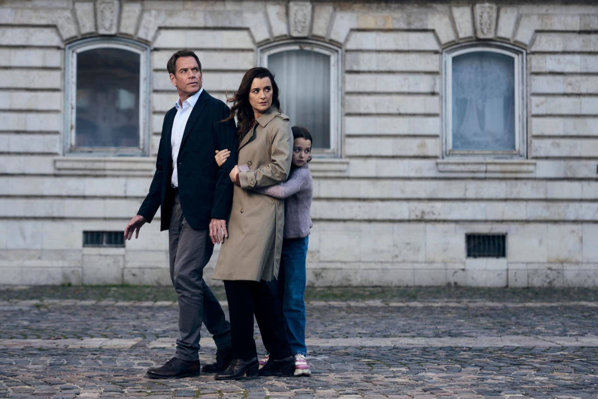 Michael Weatherly as Tony Dinozzo, Cote de Pablo as Ziva David and Isla Gie as Tali