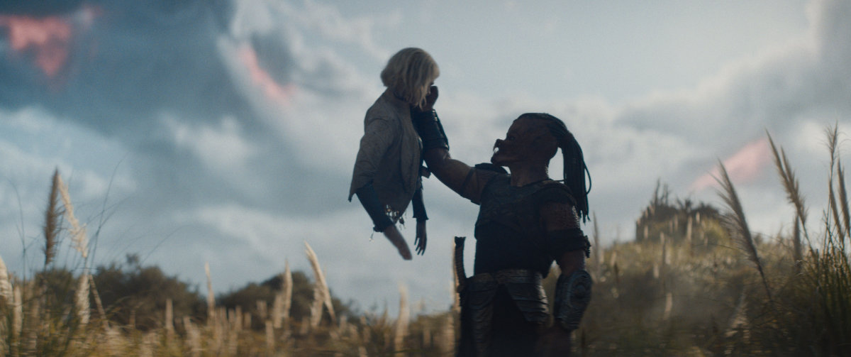Thia (Elle Fanning) and Dek (Dimitrius Schuster-Koloamatangi)