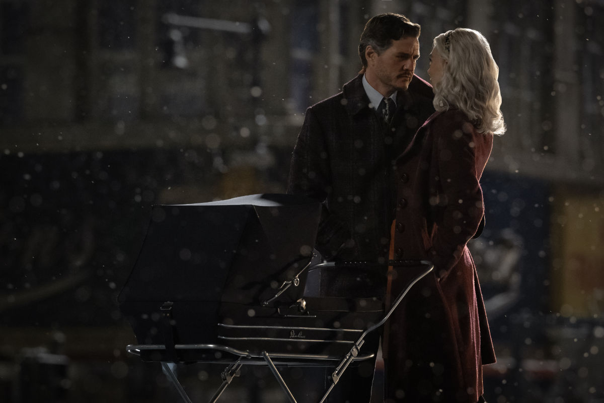 Pedro Pascal as Reed Richards/Mister Fantastic and Vanessa Kirby as Sue Storm/Invisible Woman
