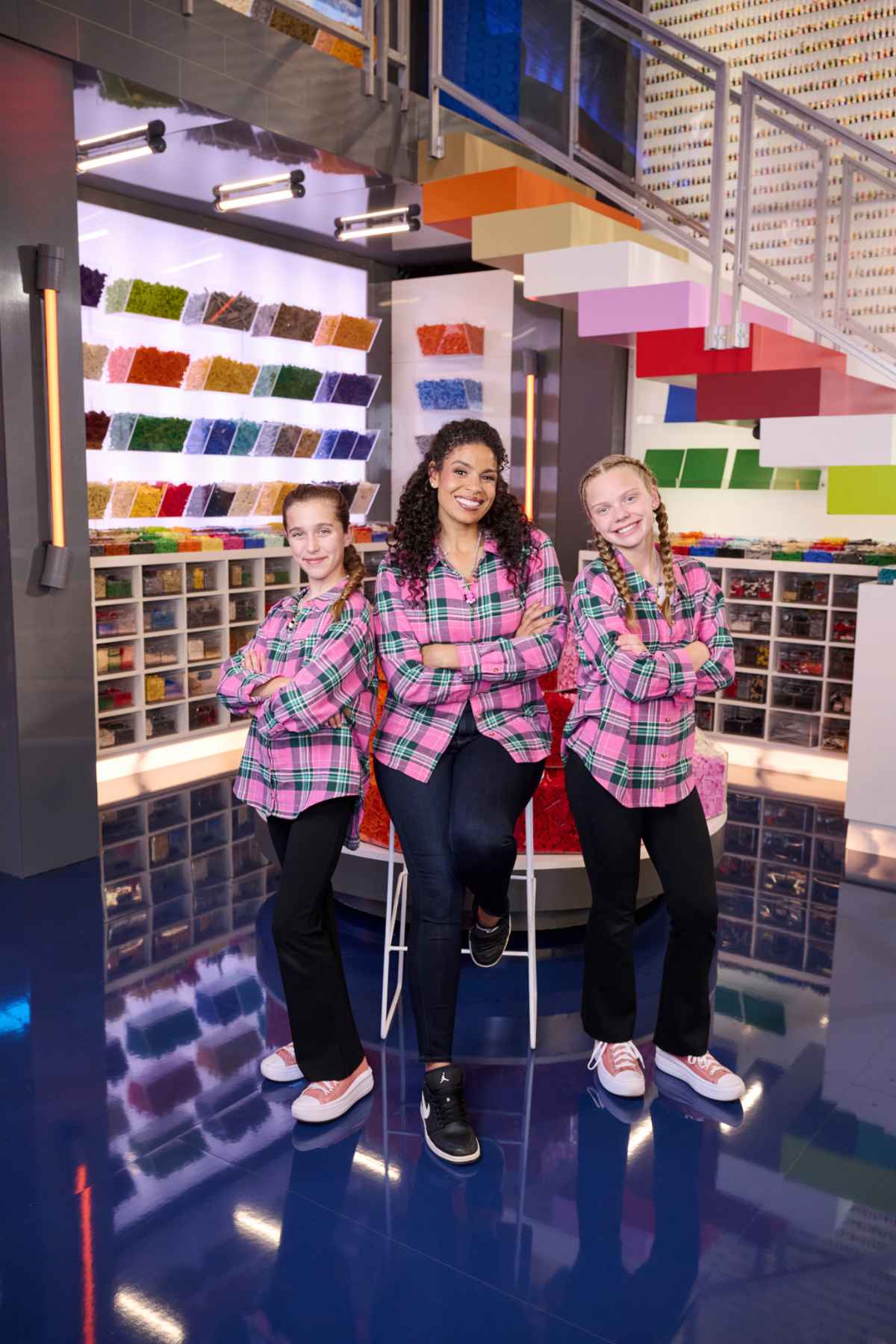Contestant Stella, Special Guest Jordin Sparks, and Contestant Chelle