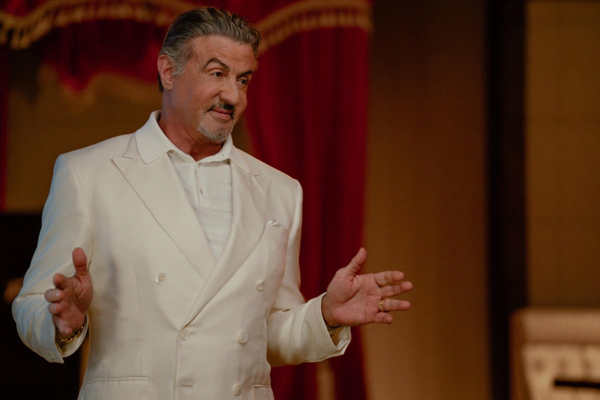 Sylvester Stallone as Dwight "The General" Manfredi