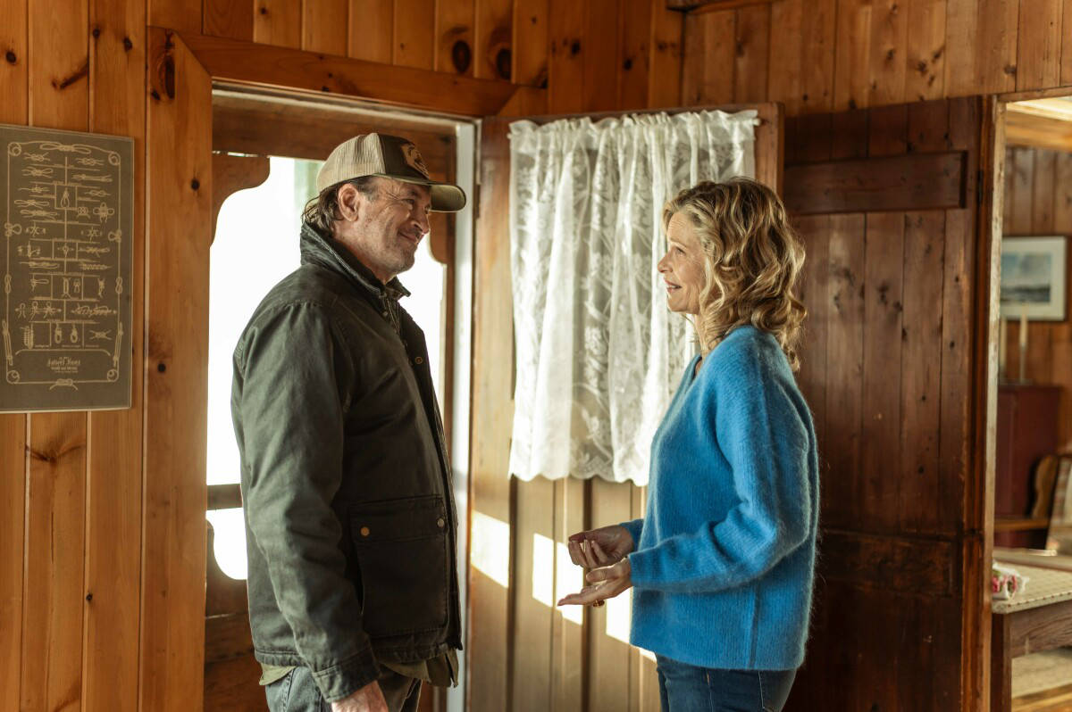 Scott Patterson as Sully and Kate Vernon as Helen