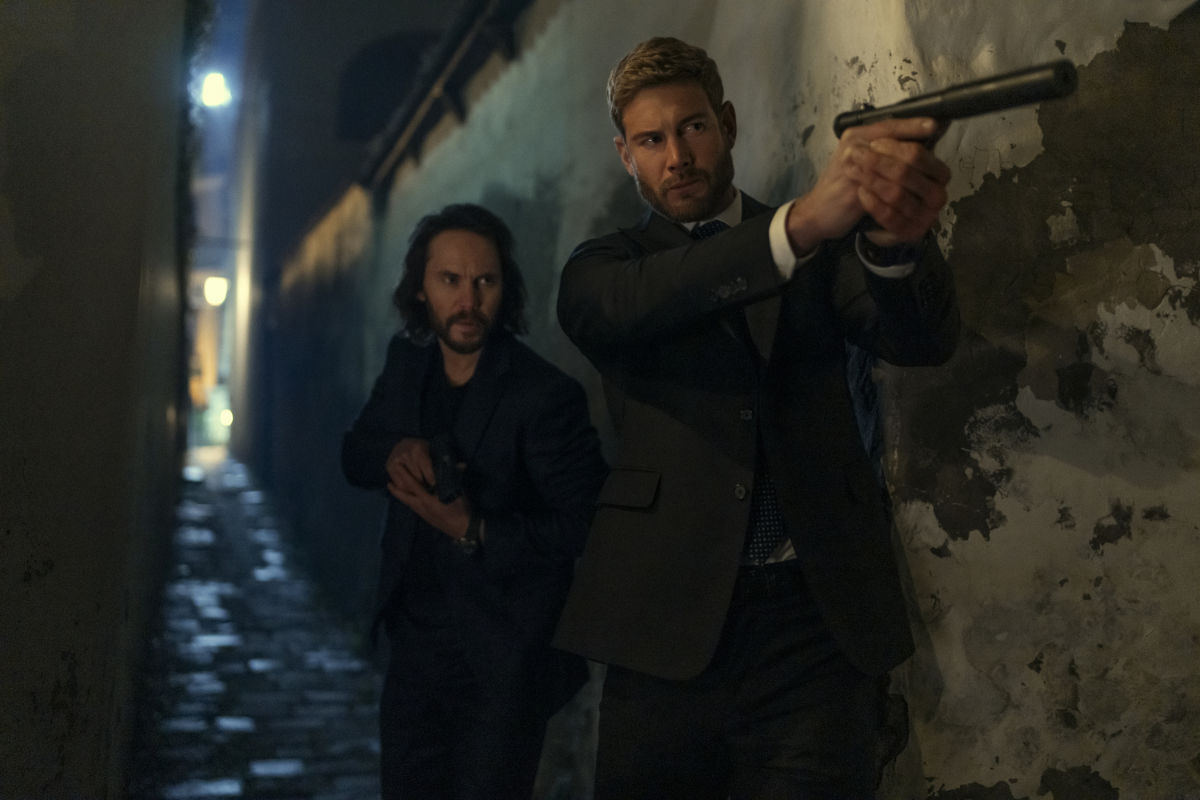 Taylor Kitsch (Ben Edwards), Tom Hopper (Raife Haistings)