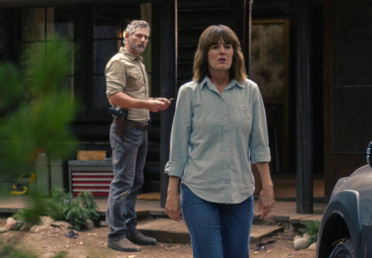 Eric Bana as Kyle Turner, Rosemarie DeWitt as Jill Bodwin