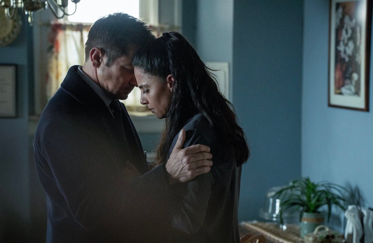 Jeremy Renner as Mike McLusky and Nishi Munshi as Tracy McLusky in Mayor of Kingstown Season 4