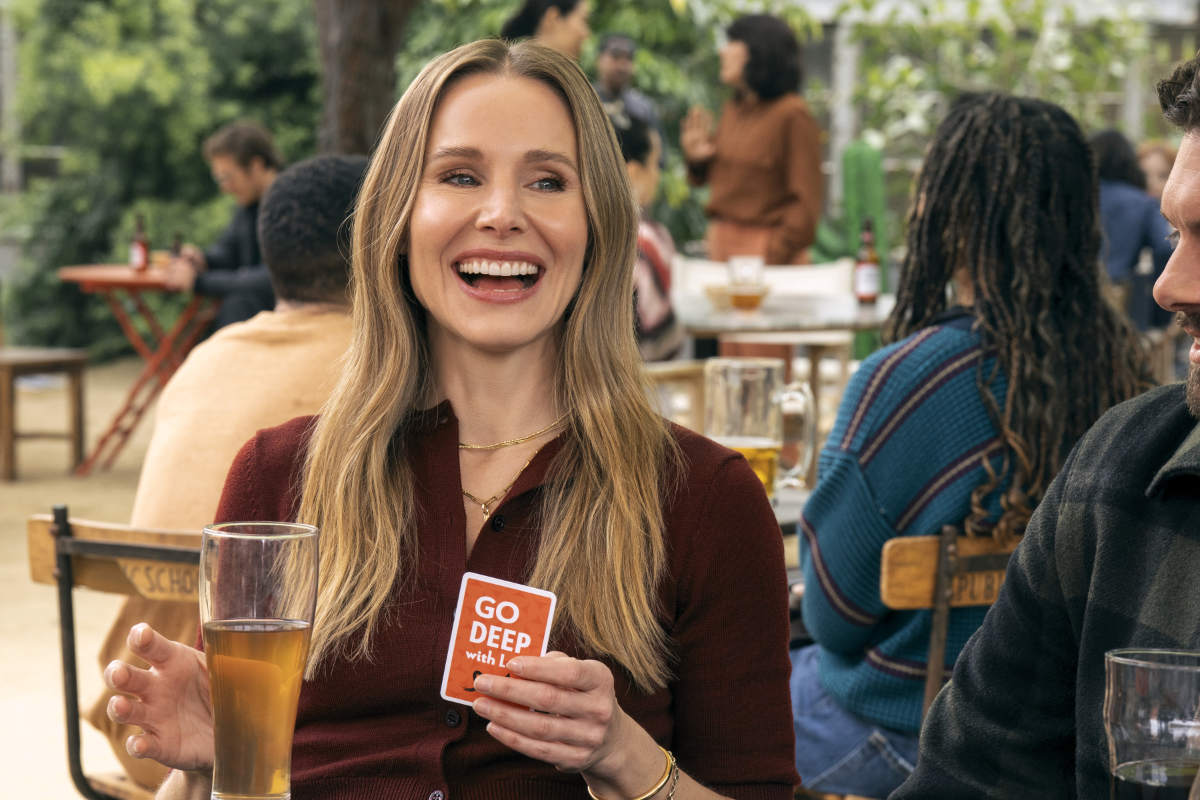 Kristen Bell as Joanne