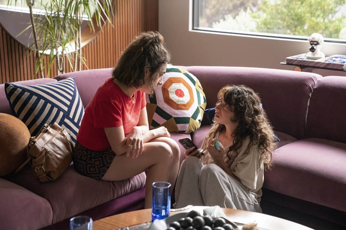 Rachel Sennott, Odessa A’zion