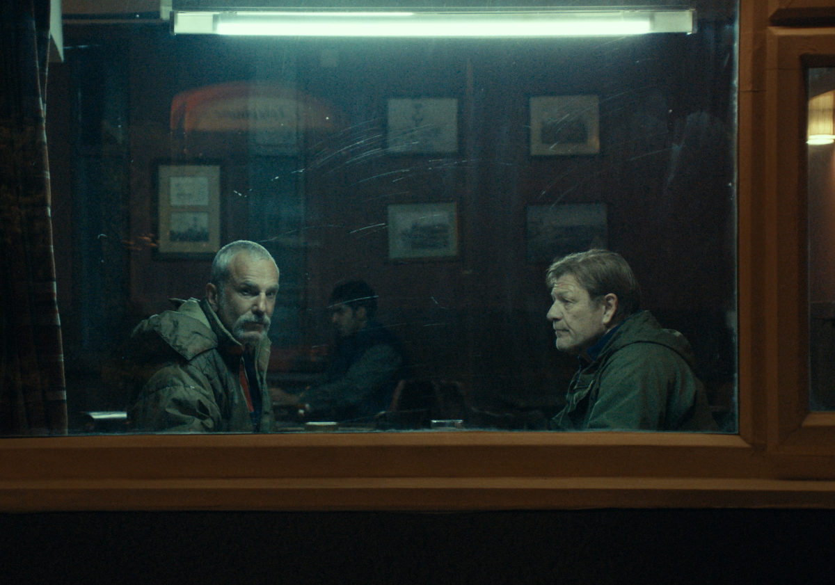 Daniel Day-Lewis as Ray and Sean Bean as Jem