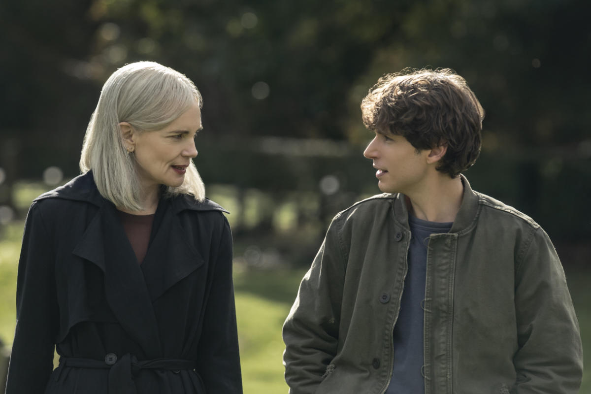 Nicholas Denton as Guy Anatole and Elizabeth McGovern as Helen - Talamasca