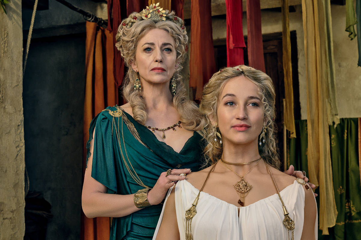 Claudia Black (“Cossutia”) and India Shaw-Smith (“Viridia”)