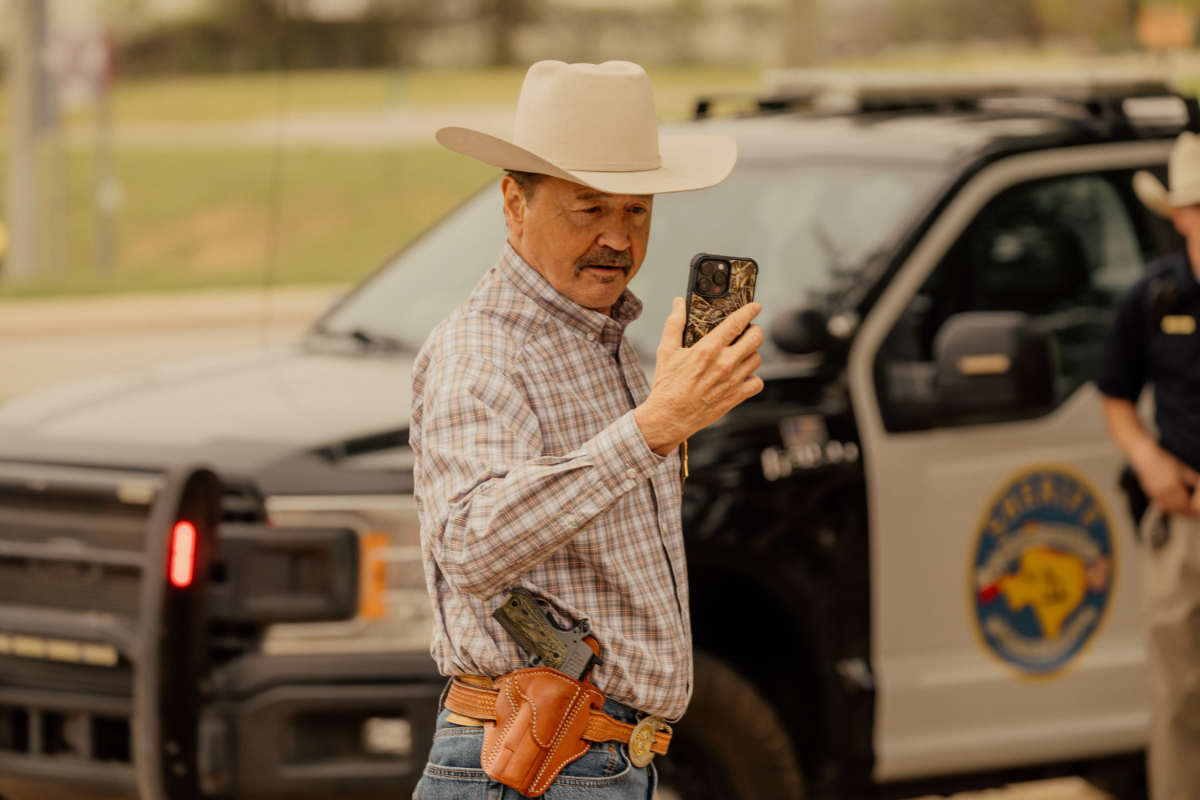 Mark Collie as Sheriff Walt