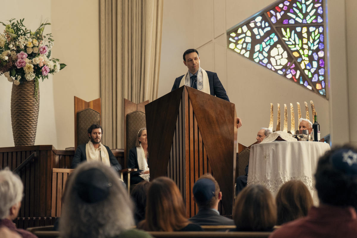 Adam Brody as Noah, Alex Karpovsky as Rabbi Big Noah