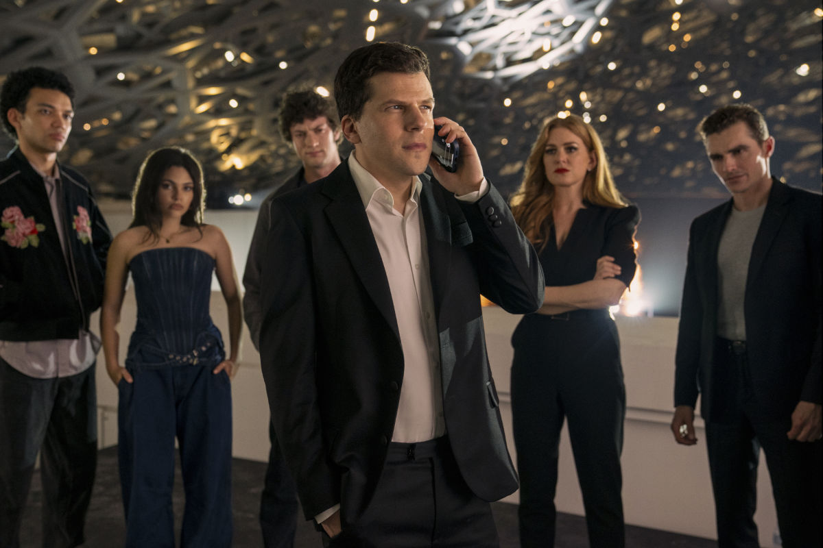 Justice Smith as Charlie, Ariana Greenblatt as June, Dominic Sessa as Bosco, Jesse Eisenberg as Daniel Atlas, Isla Fisher as Henley Reeves, and Dave Franco as Jack Wilder in Now You See Me: Now You Don't