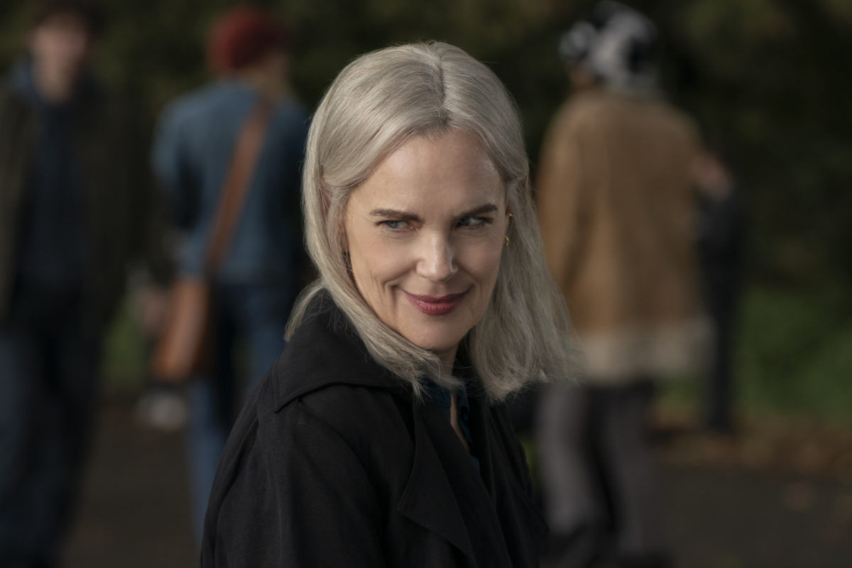 Elizabeth McGovern as Helen