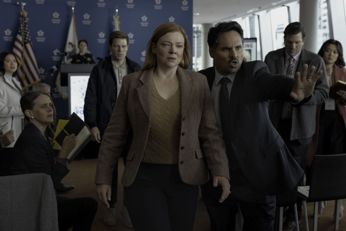 Jake Lacy as Peter, Sarah Snook as Marissa, Michael Peña as Detective Alcaras