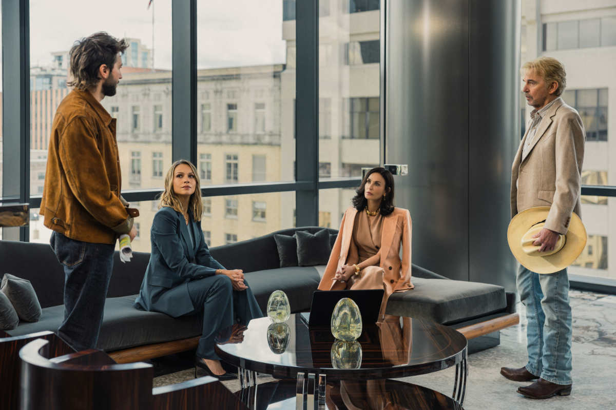 Guy Burnet as Charlie, Kayla Wallace as Rebecca, Demi Moore as Cami and Billy Bob Thornton as Tommy