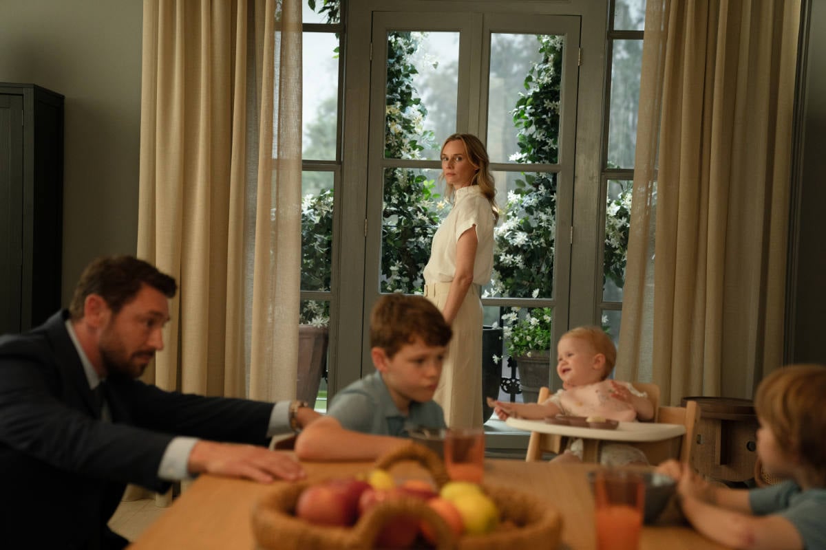 Ed Carrisford (JJ FIEILDS),  Kit (JAGO), Jess Carrisford (DIANE KRUGER), Baby Betsey (PETRA) and Frankie (JAX)