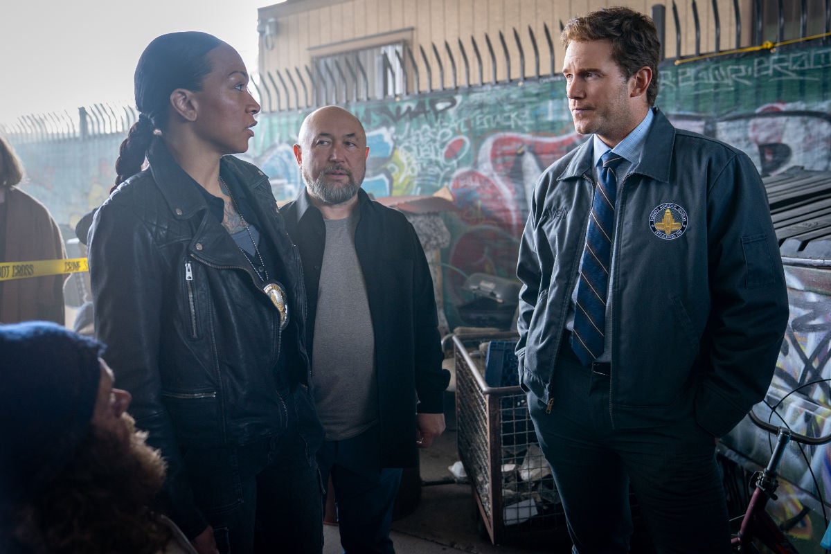 Actor Kali Reis, director Timur Bekmambetov and actor Chris Pratt on the set of Mercy