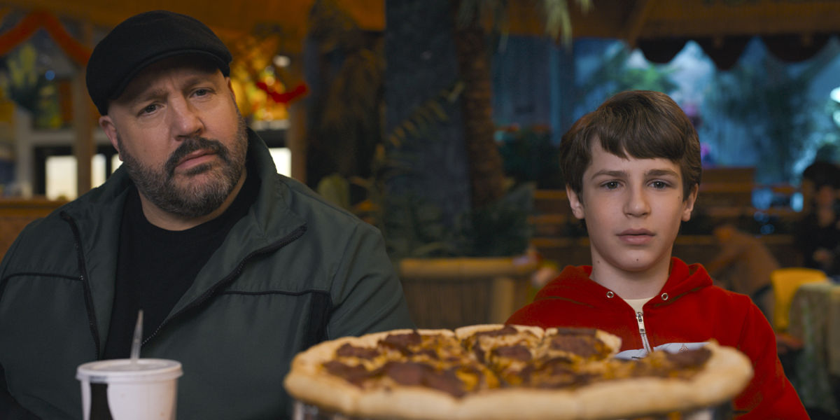 Brian (Kevin James) and Lucas (Benjamin Pajak)