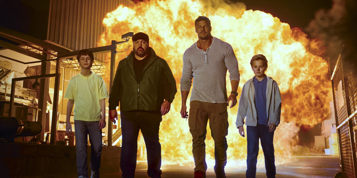Lucas (Benjamin Pajak), Brian (Kevin James), Jeff (Alan Ritchson), and CJ (Banks Pierce)