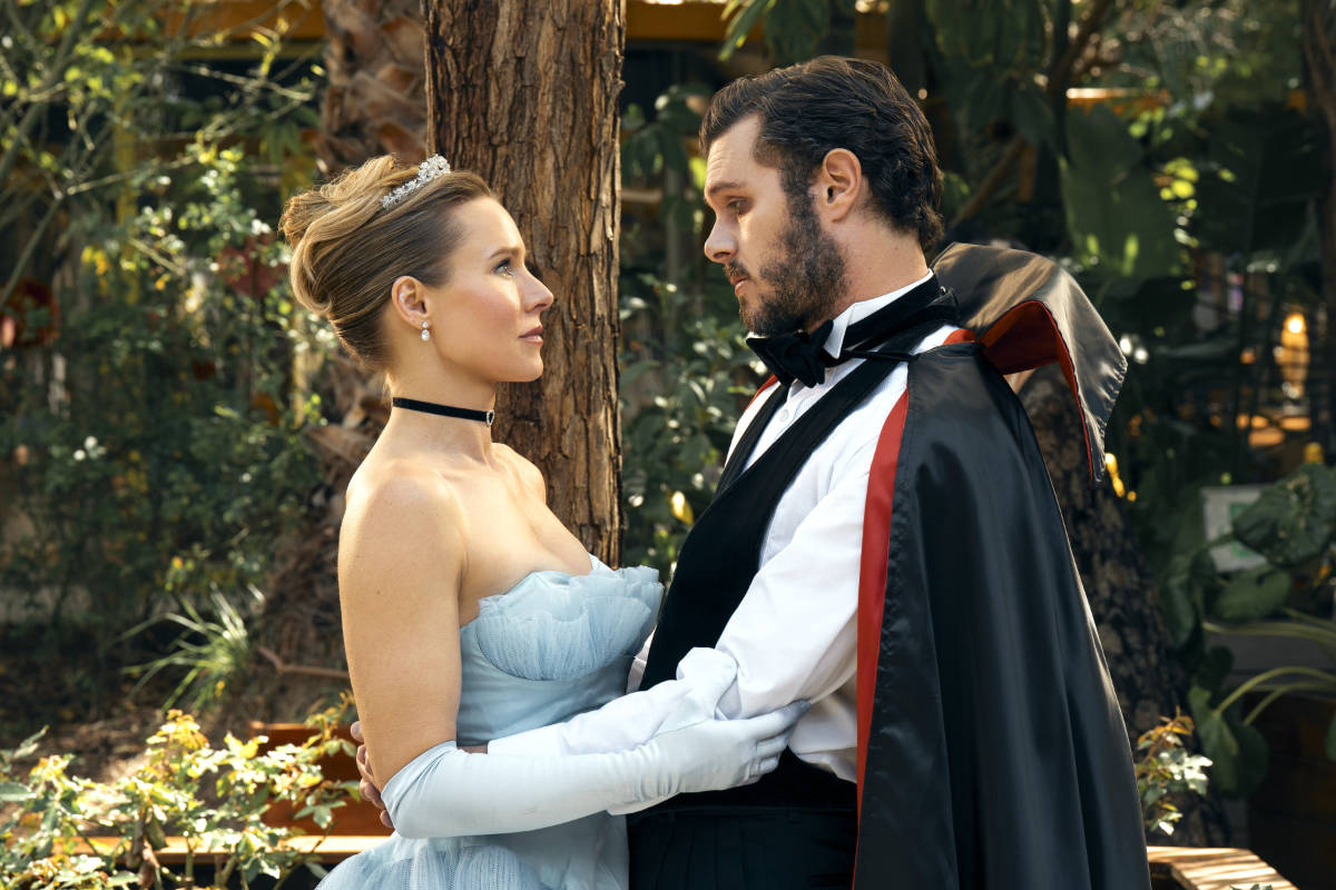 Kristen Bell as Joanne, Adam Brody as Noah