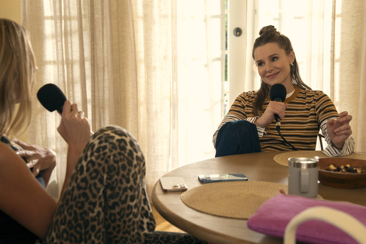 Kristen Bell as Joanne