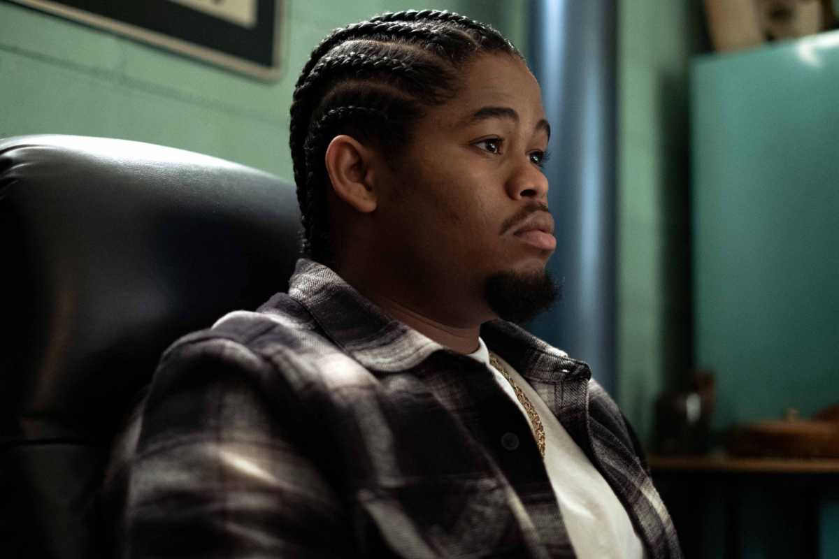 Isaiah John as Leon Simmons