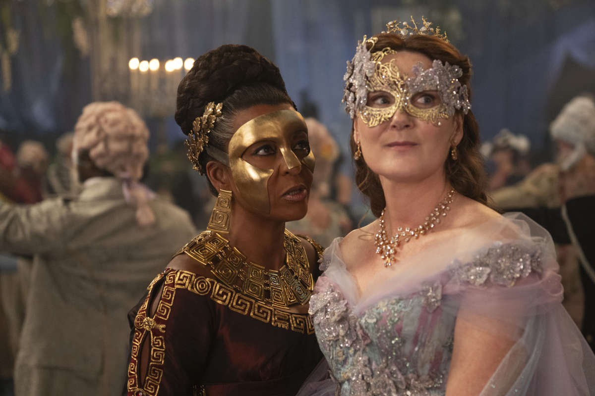 Adjoa Andoh as Lady Danbury, Ruth Gemmell as Lady Violet