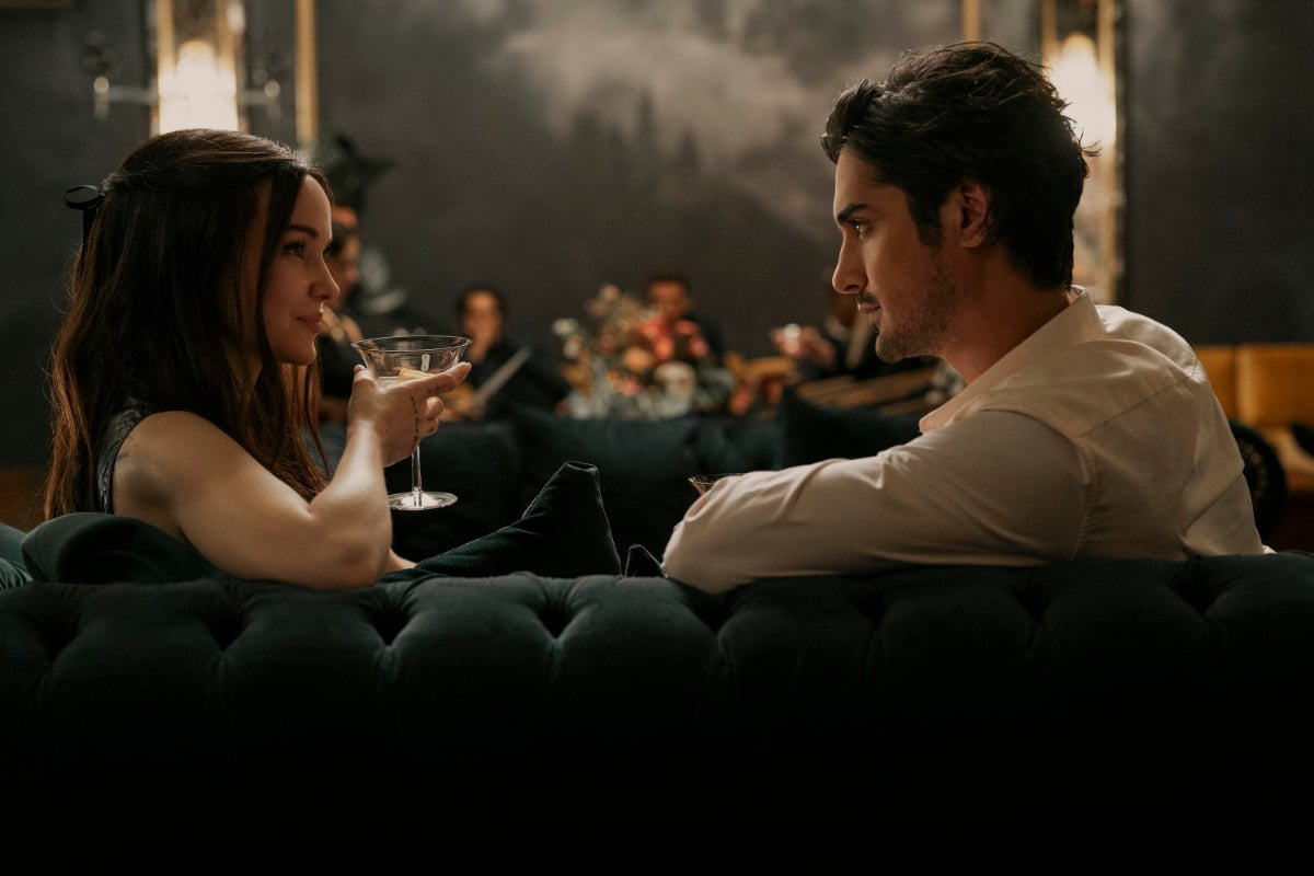 Ciara Wyse (Dove Cameron) and Oliver Kennedy (Avan Jogia) in 56 Days