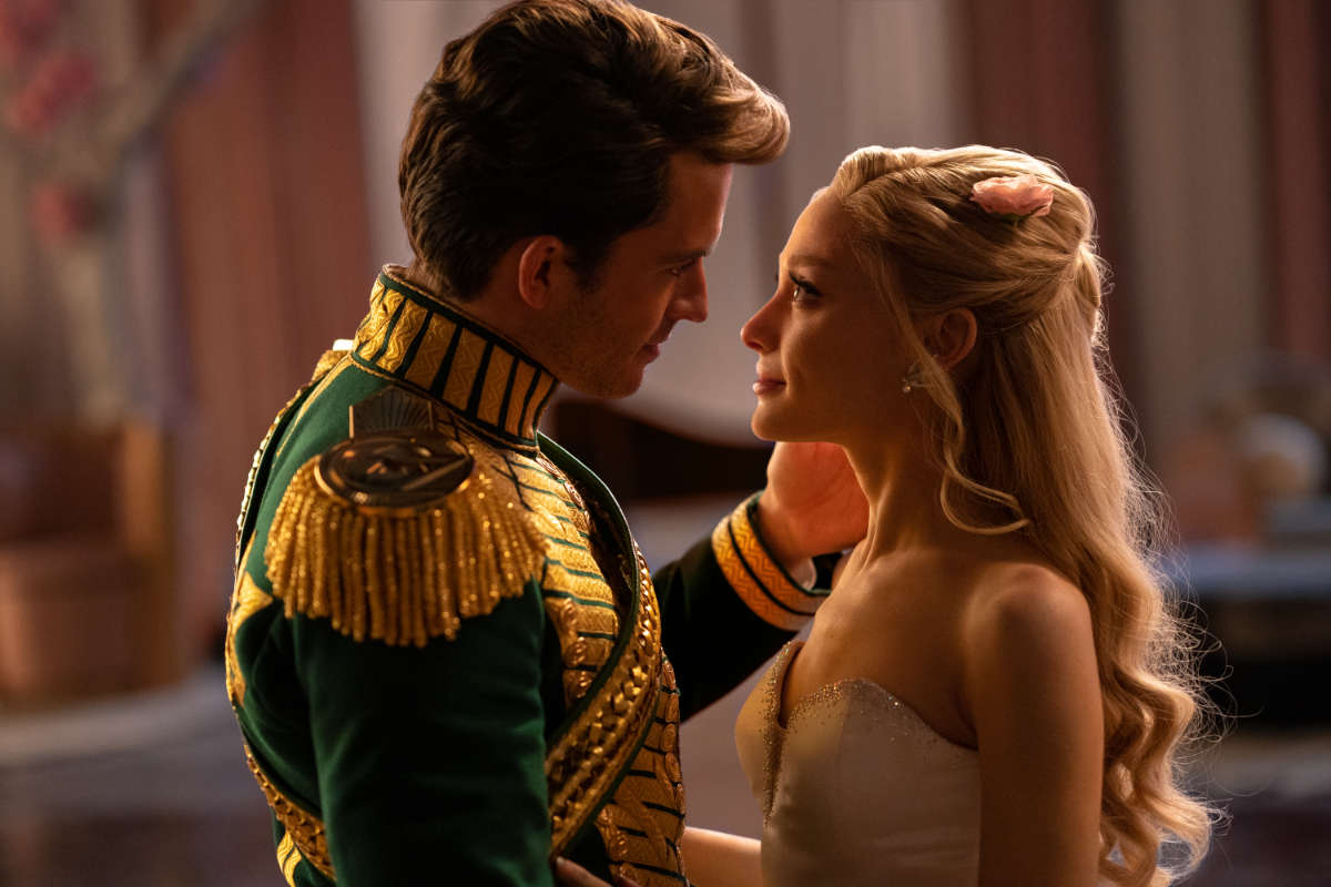 Jonathan Bailey and Ariana Grande