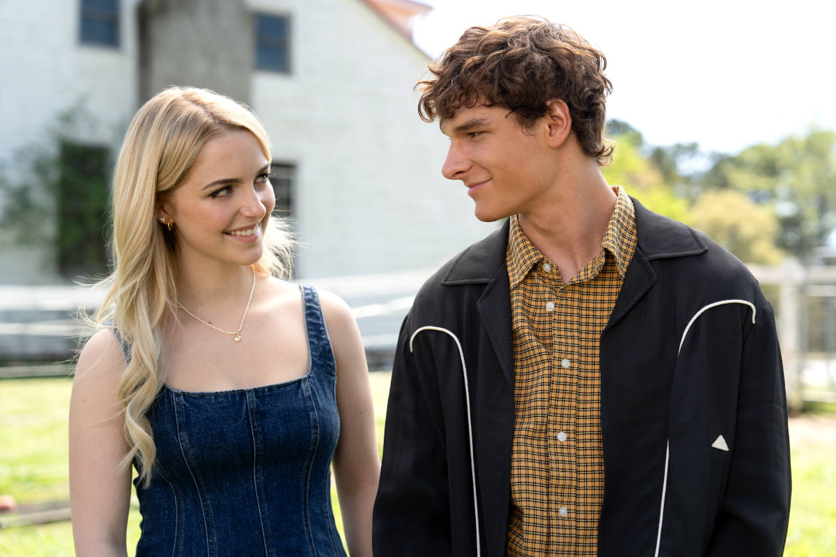 McKenna Grace as “Clara” and Mason Thames as “Miller"