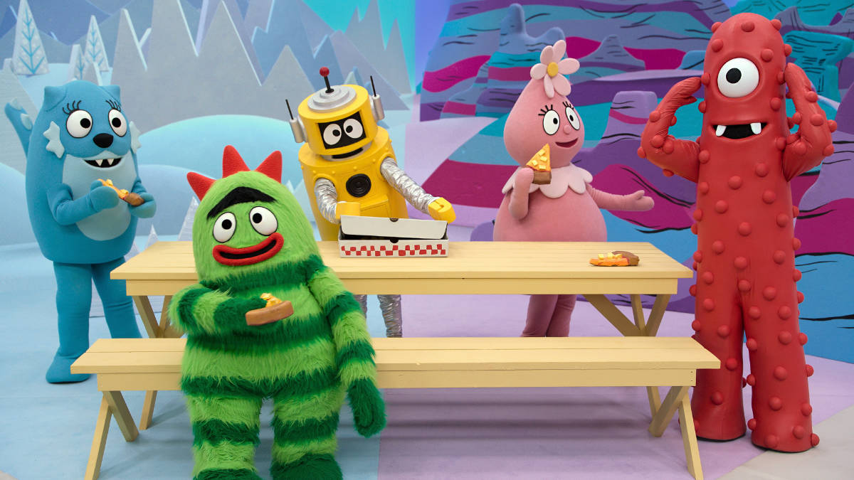 Toodee (voiced by Erin Pearce), Brobee (voiced by Amos Watene), Plex (voiced by Christian Jacobs), Foofa (voiced by Emma Penrose) and Muno (voiced by Adam Deibert)